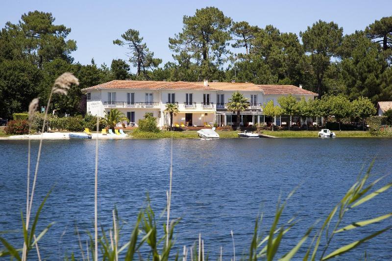 La Caravelle Logis Hotel Biscarrosse Exterior photo